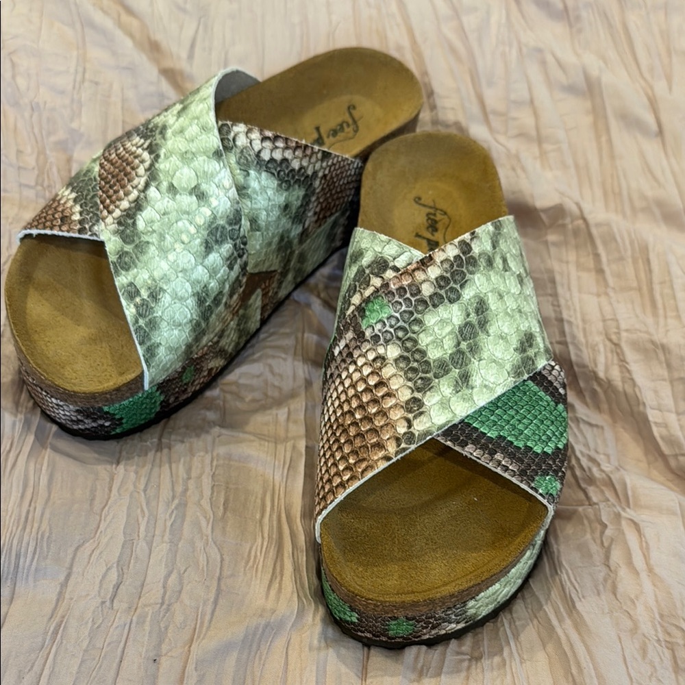 NWOT Free People Snake Print Slides in Green and Cream